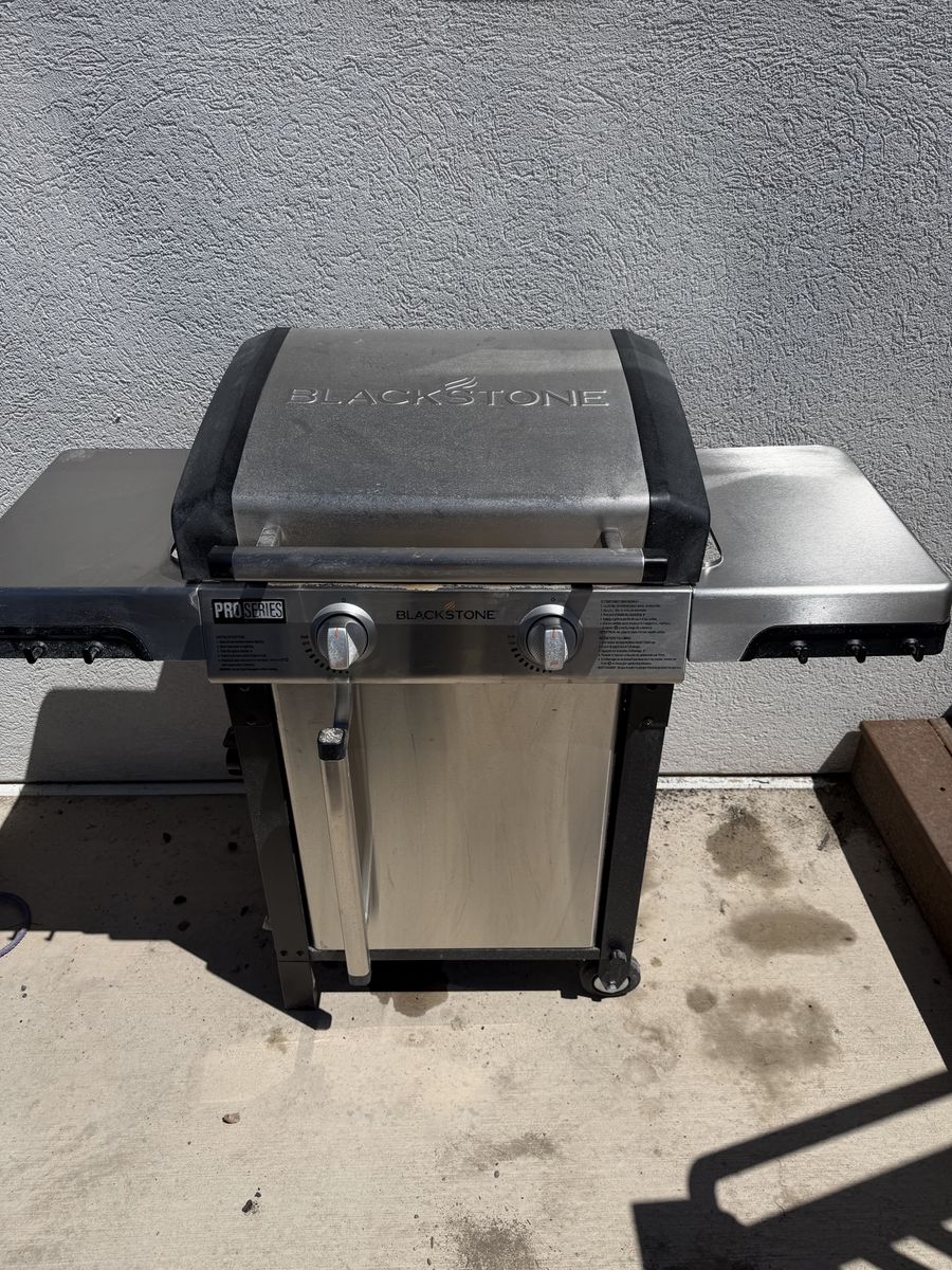 Blackstone ProSeries 22” 2-Burner Propane Griddle