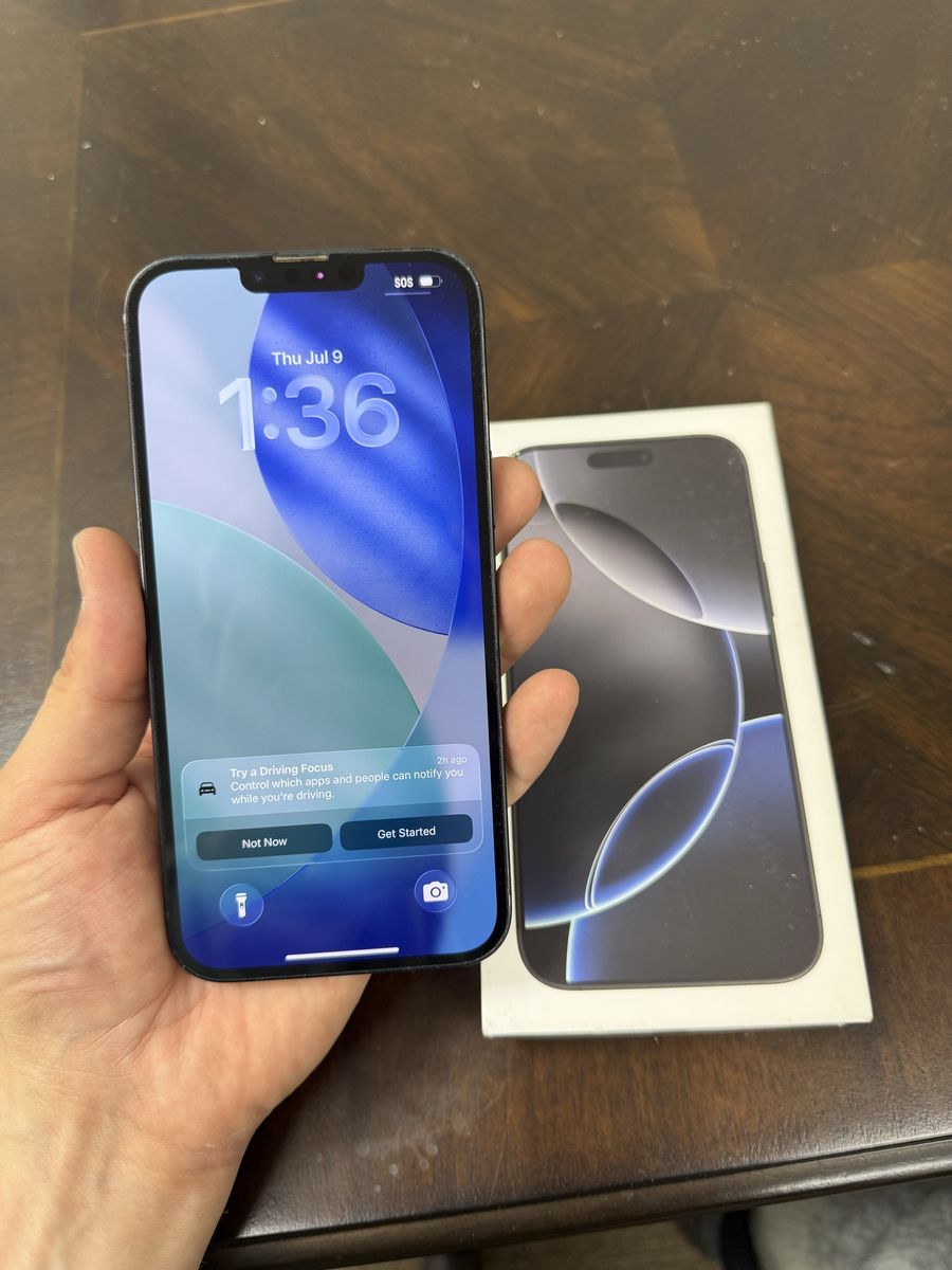 iPhone 14 Plus 128GB Unlocked w/ Original Box