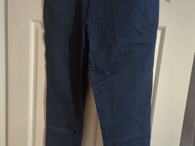 **New tags attached men's 32x32 navy dress pants