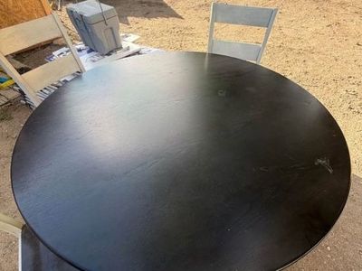 Round table/6 chairs