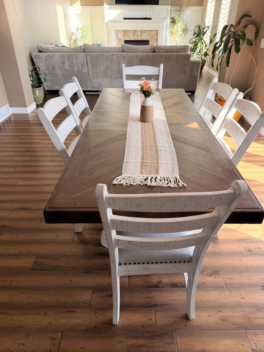 Dining Table & Chairs
