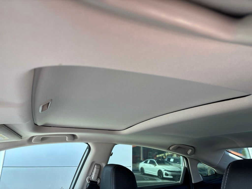 Main image 17
