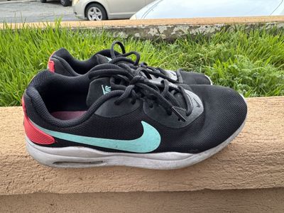 Nike Womens Air Max Oketo Black Running Shoes