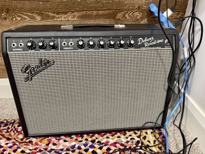 Fender Vintage Reissue '65 Deluxe Reverb Guitar