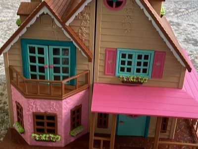Li’l woodzeez honeysuckle hillside cottage dollhouse