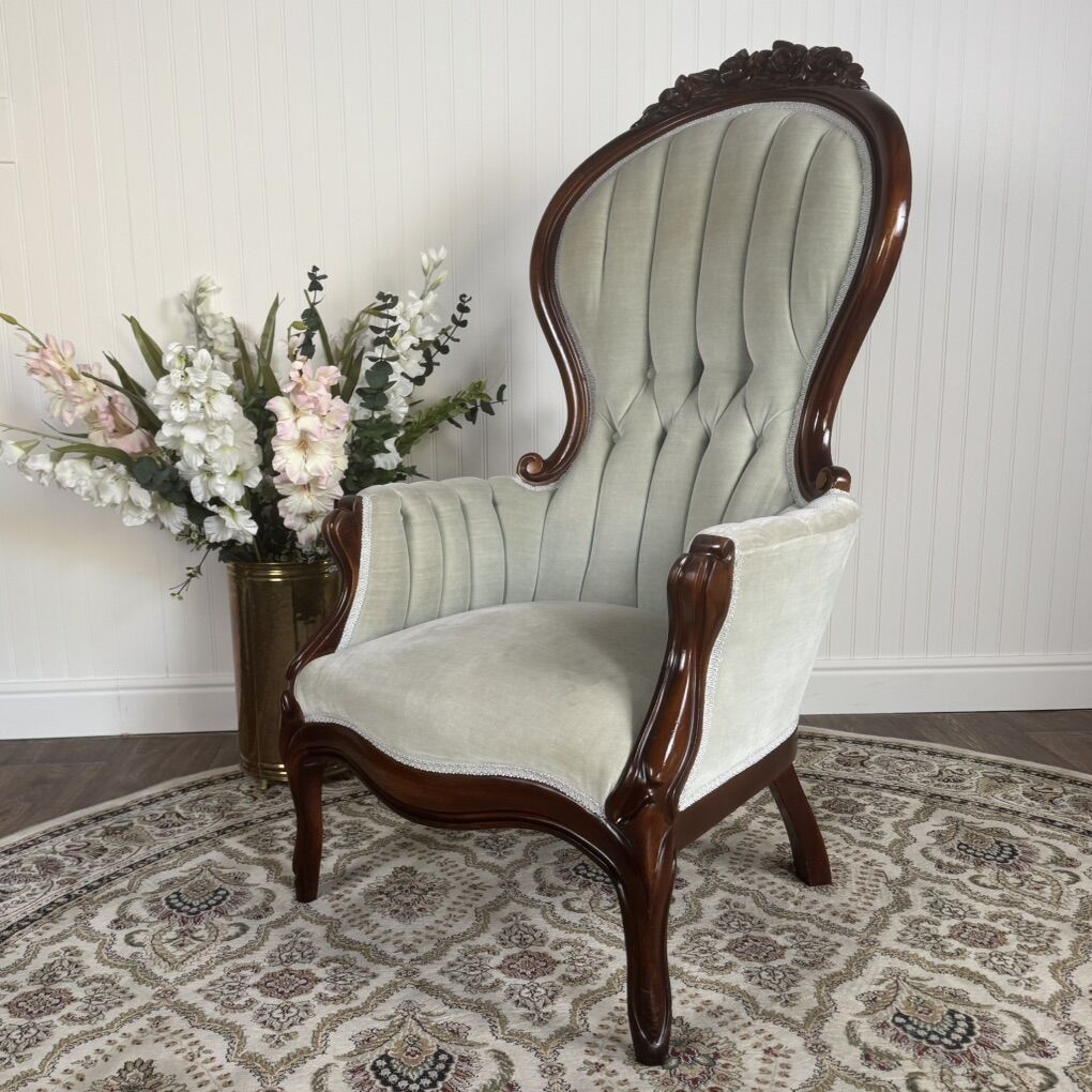 Victorian High-Back Velvet Tufted Accents Chair