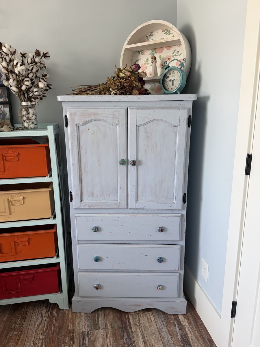 Nice solid Wood Dresser