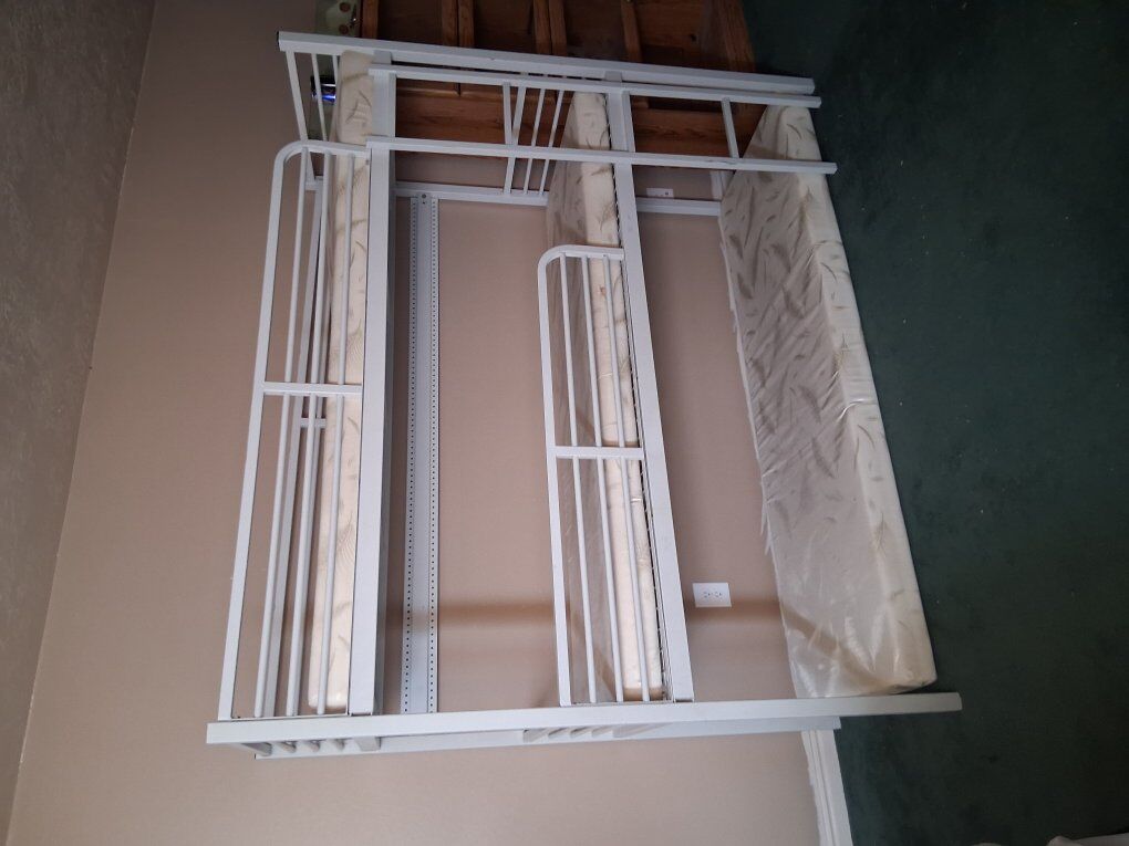 space saving triple bunk bed