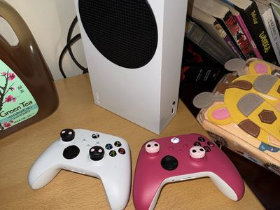 Xbox Series S w/ Controls