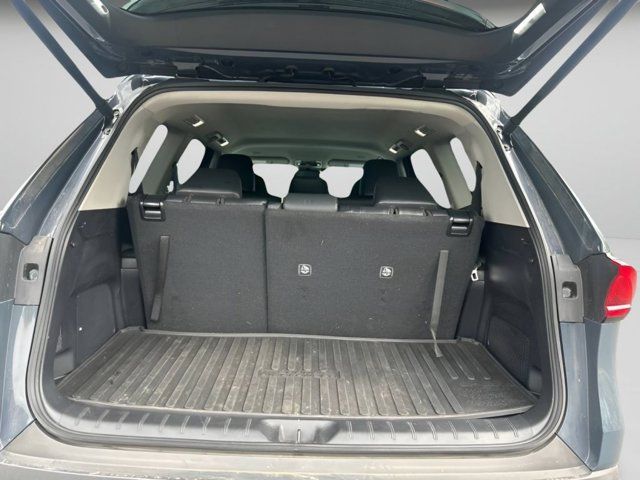 Main image 12