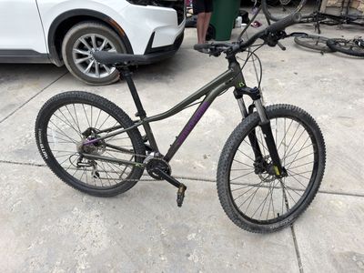 Cannondale Mountain Bike - Trail 8 - XS
