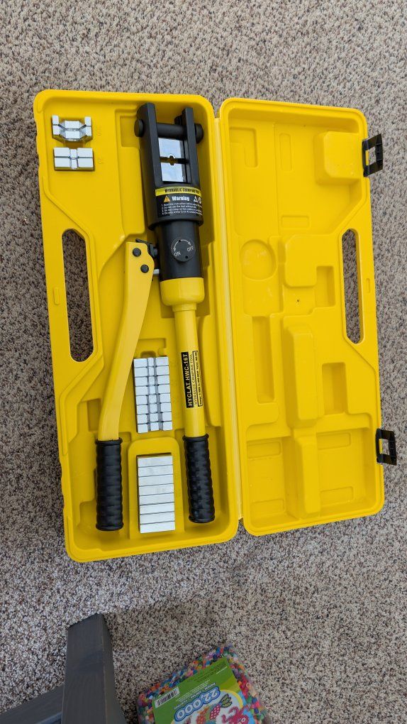 Hydraulic crimping tool