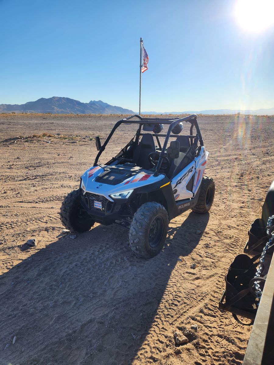 2023 Polaris RZR 200 EFI – LOW MILES - LIKE NEW