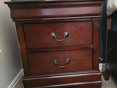 Set of 2 Solid Wood Nightstands – Dark Finish – Excellent Condition