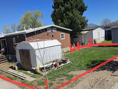 used white chain link fence