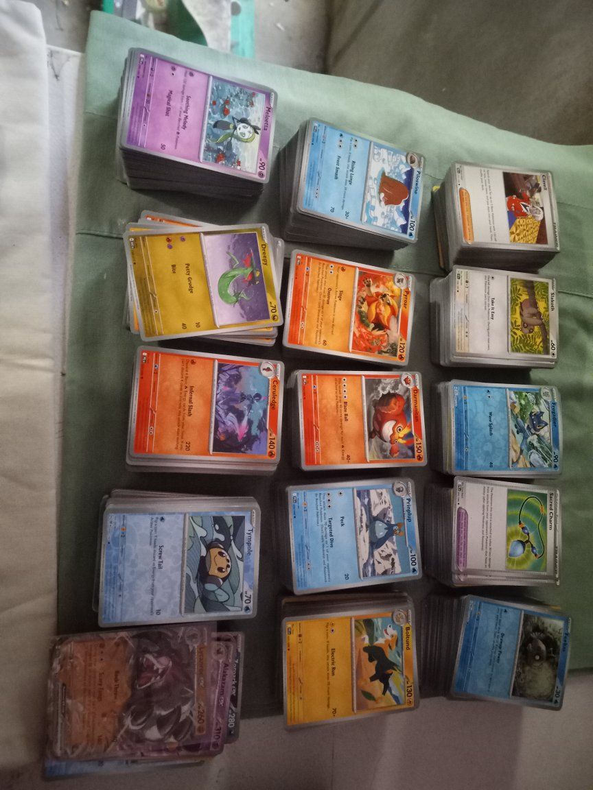 POKEMON & SPORTS CARDS