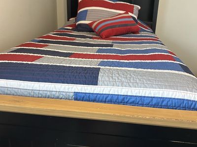 Twin bed