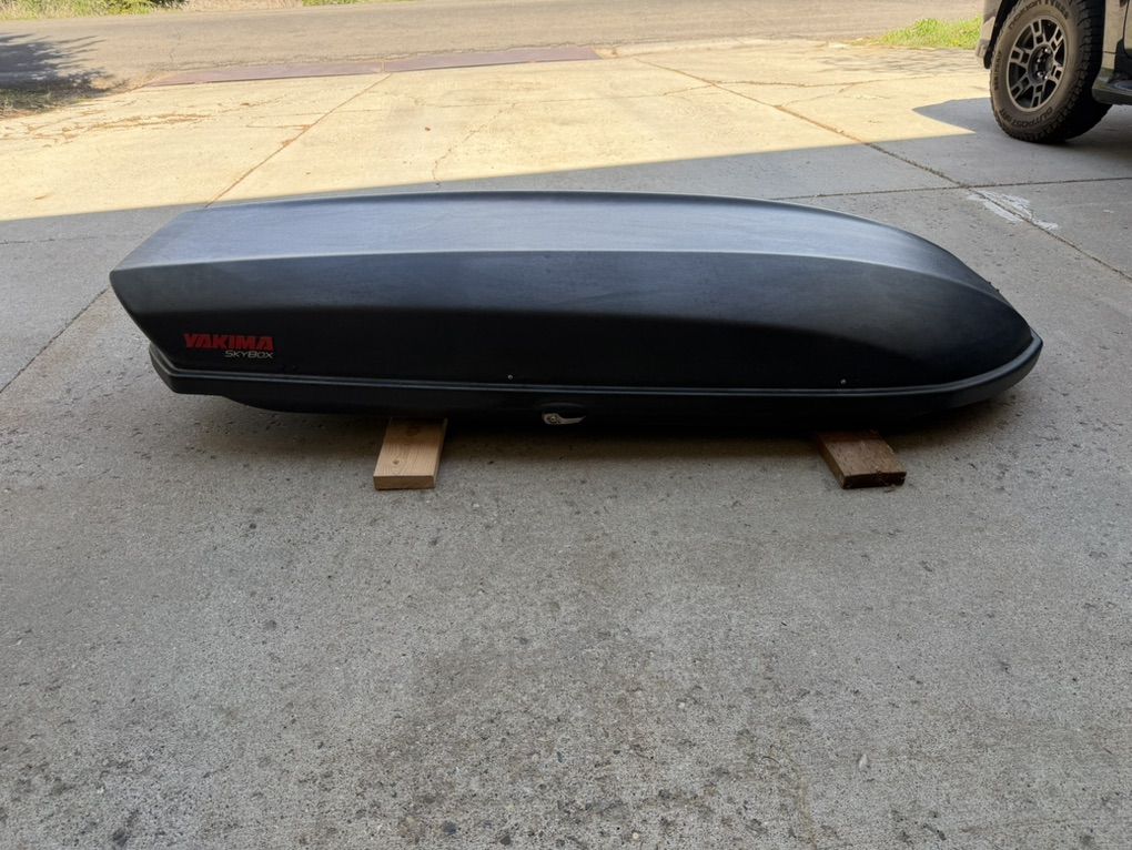 Yakima SkyBox 18