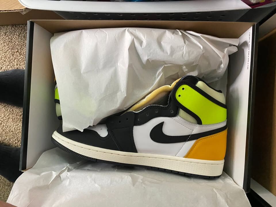 Jordan 1 Volt sz 10