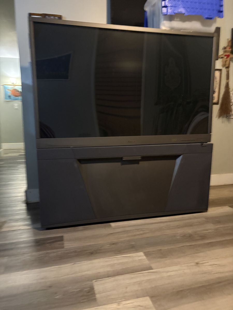 75 inch Mitsubishi Rear Projection Tv