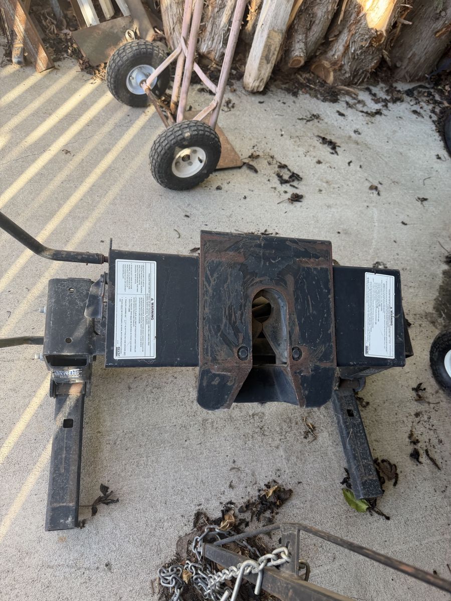 Fifth Wheel hitch