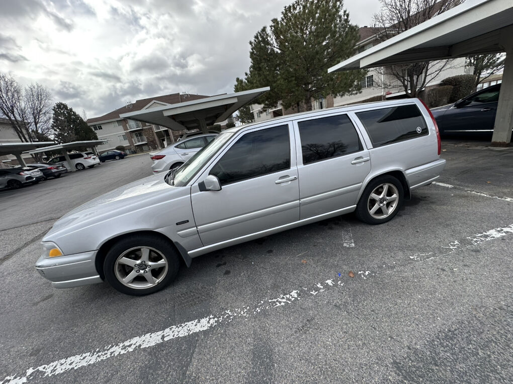 1980 VOLVO V70 R Base