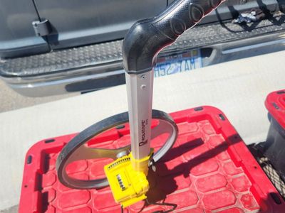 Tape measure, wheel.