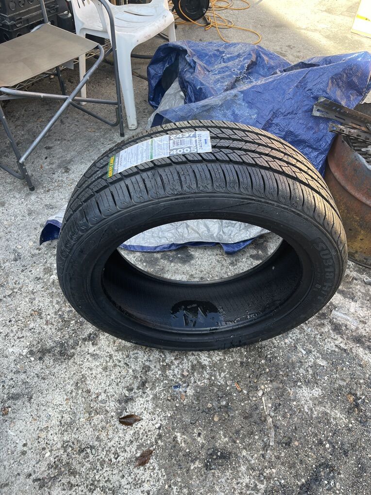 245/40/20 NEW WESTLAKE TIRE