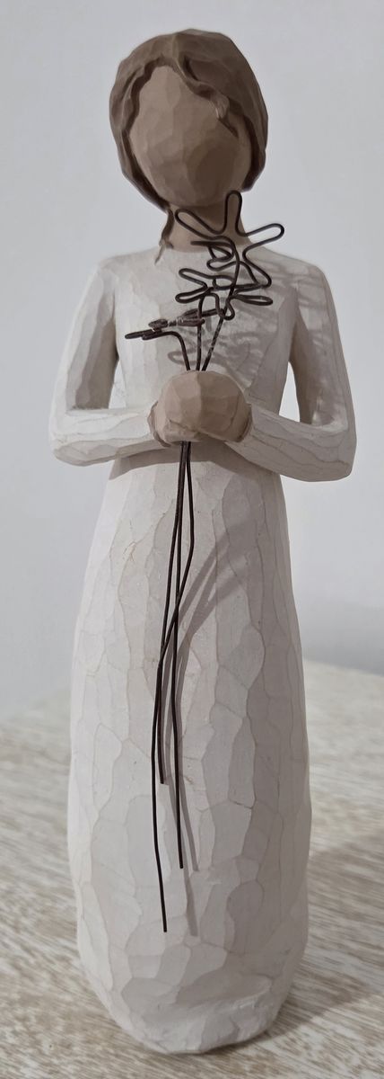 Willow Tree "Grateful" Figurine by Susan Lordi DEMDACO 2004