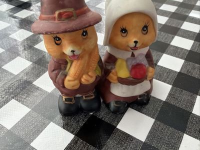 Vintage Pilgrim Mouse Salt & Pepper Shaker Set - Thanksgiving & Farmhouse Decor