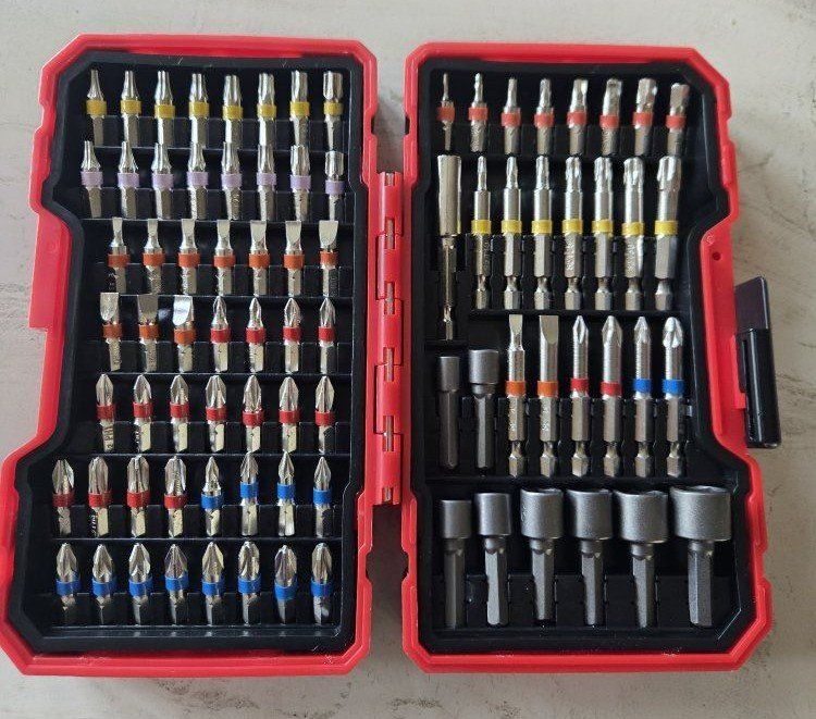 83 piece drill bit tip set new in box with carrying case