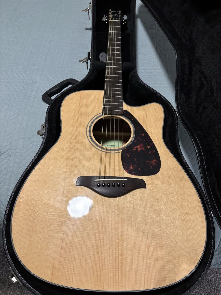 Yamaha acoustic electric guitar