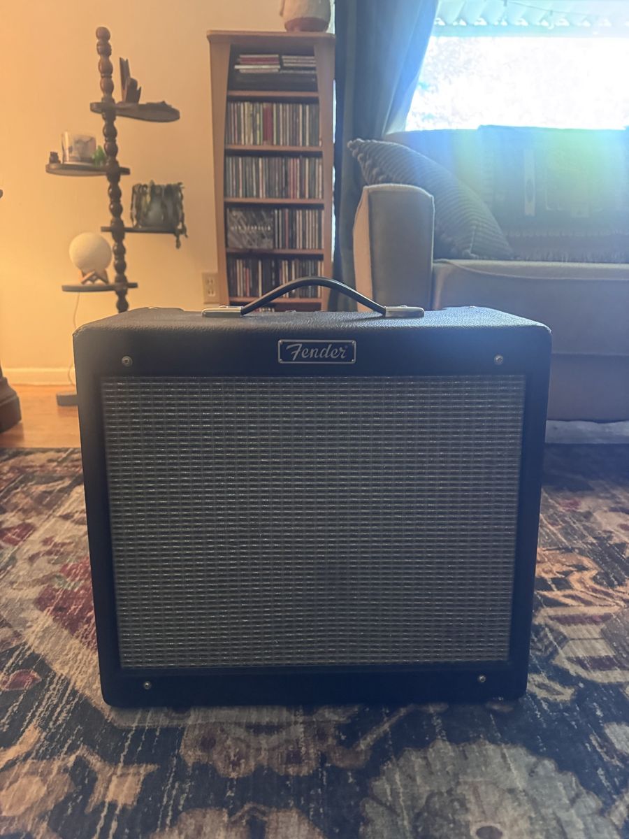 Fender Blues Junior 15W Tube Guitar Combo Amplifier - Black
