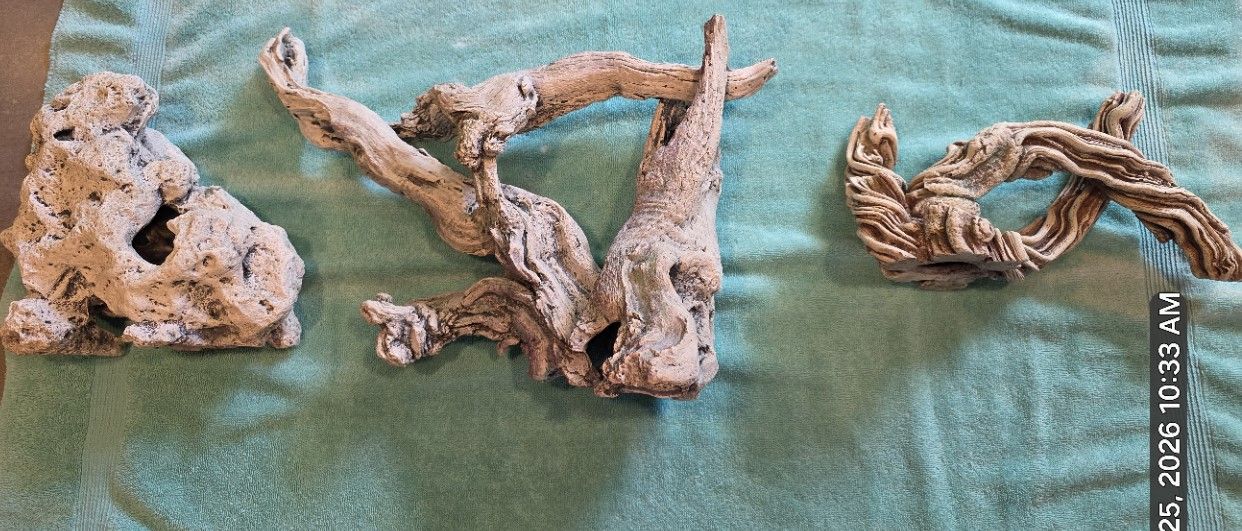Aquarium Decor.. 3 different sizes of artificial driftwood...beautiful and detailed