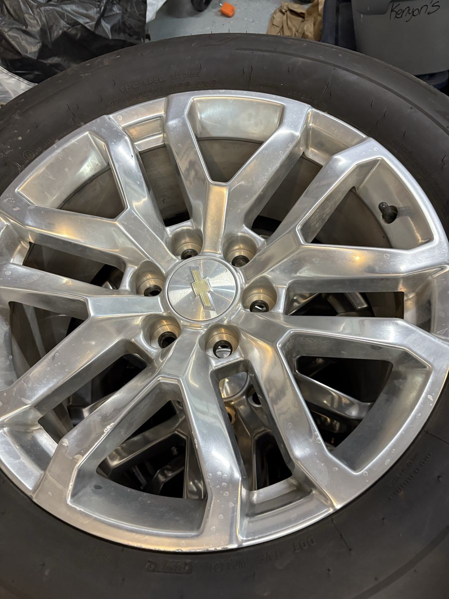Set of 4 Tire Bridgestone Alenza A/S 02 TPC 275/60R20 115S DOT.4823 8.25/32 with Rims