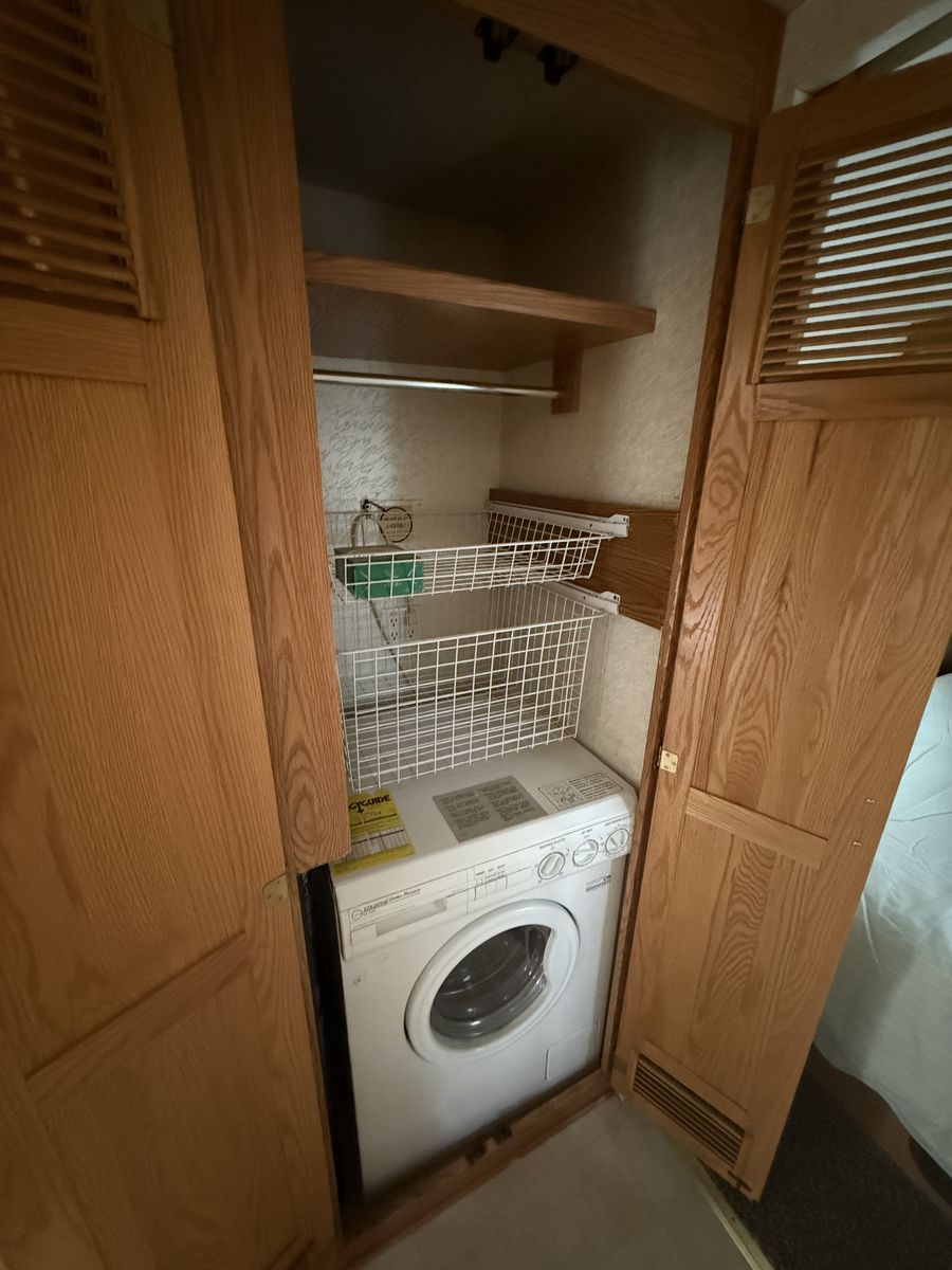 Main image 8