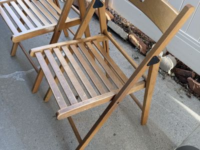 2 replica Titanic deck chairs wooden folding chairs