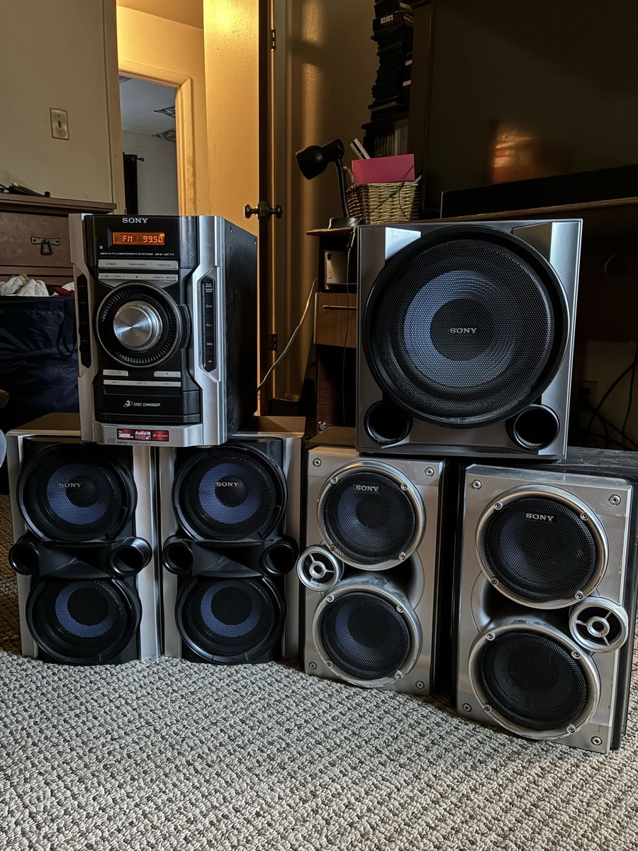 Sony MHC-EC77 Component System with 3-Disc Changer and Additional Speakers