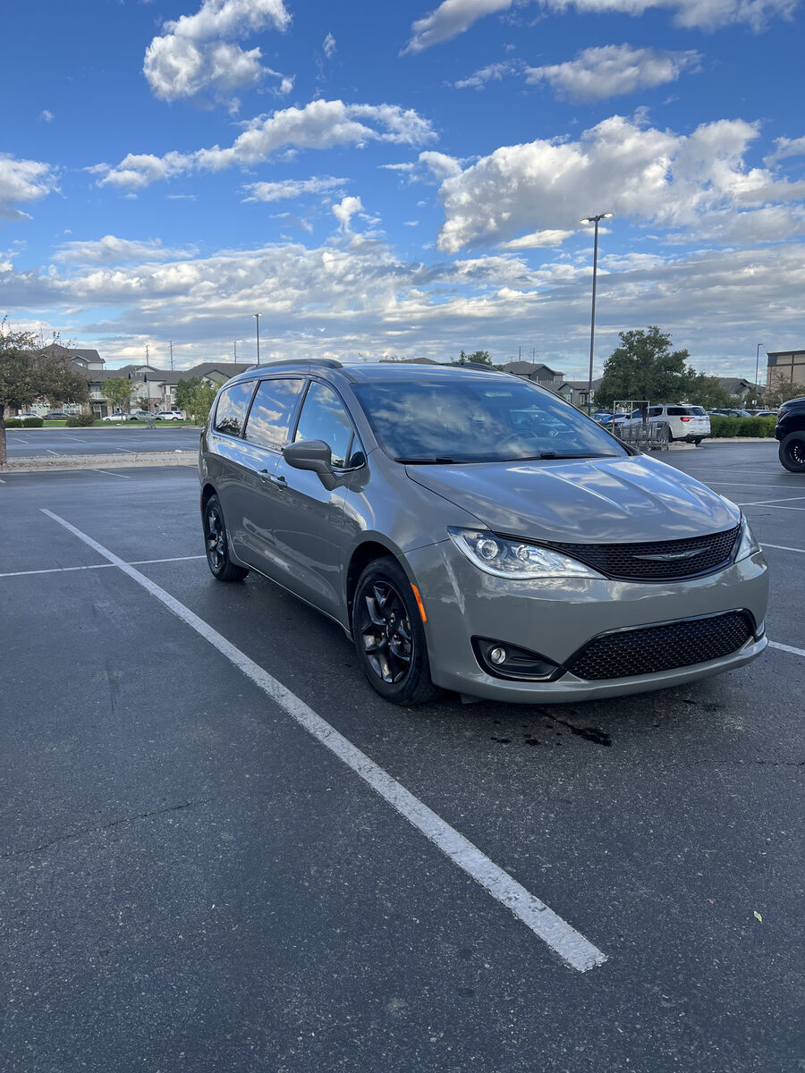 2020 Chrysler Pacifica Touring L