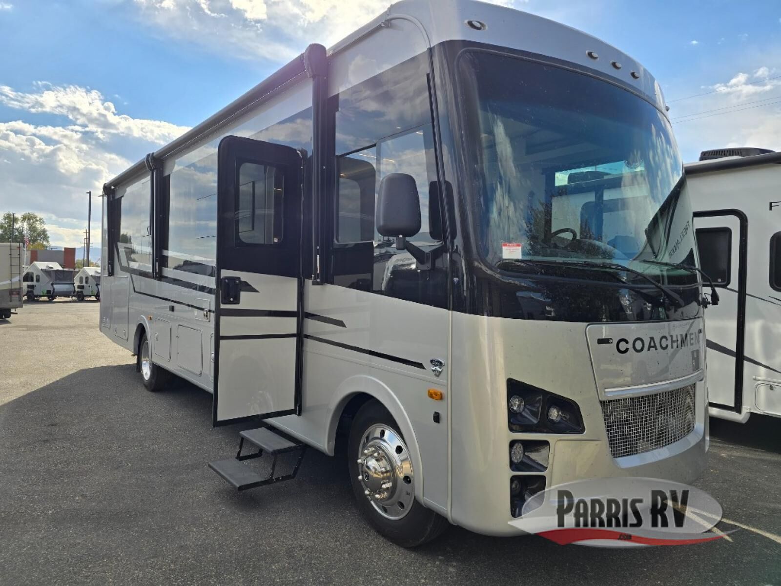 New 2025 Coachmen RV Mirada 33SS