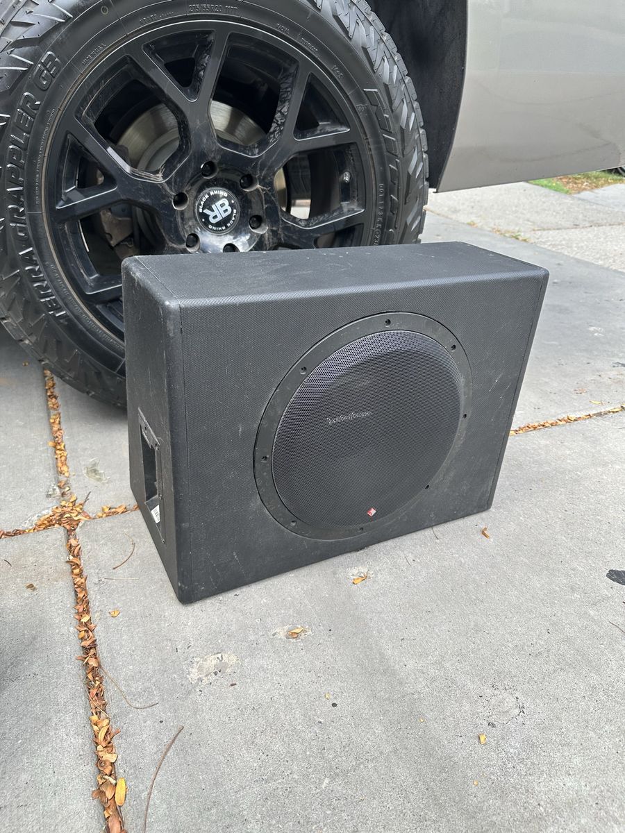 Rockford Fosgate Loaded Powered Subwoofer Enclosure Used Car Audio
