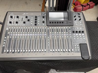 Behringer X32 Digital Mixer + Cover & Manual (Local I/O Only)