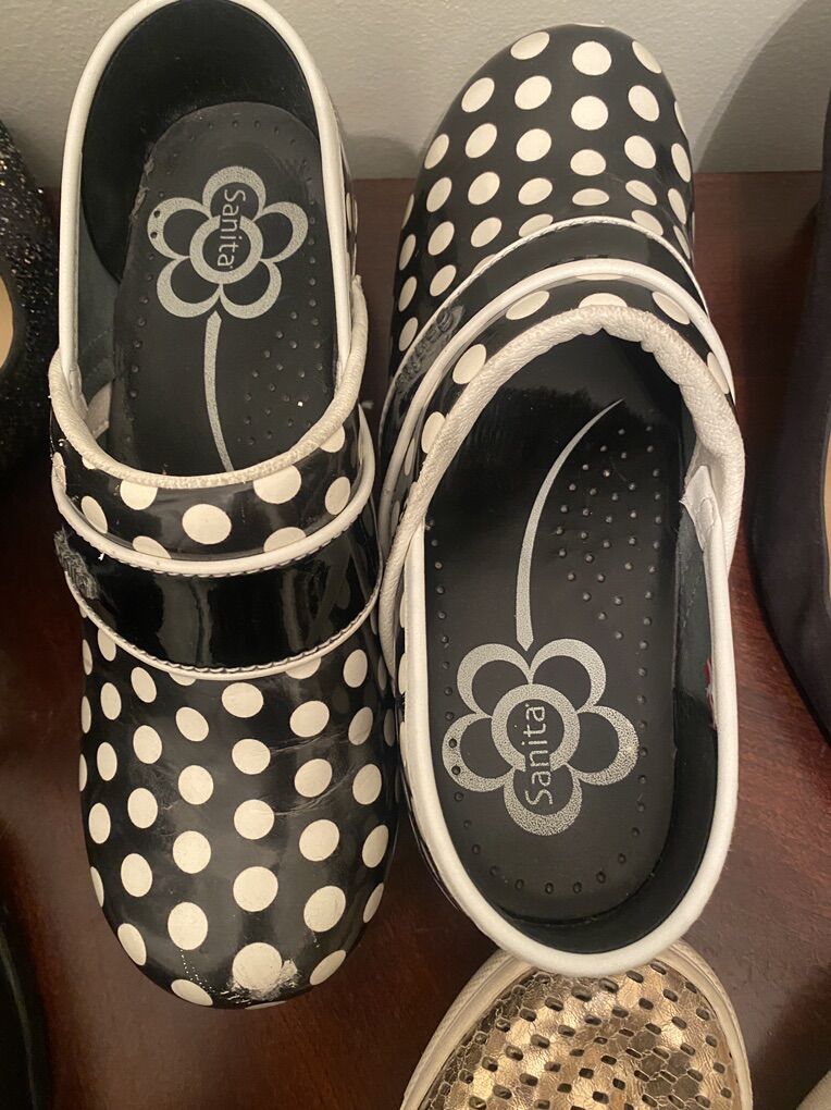 Sanita Professional Black Polka Dottie Clogs Sz 7