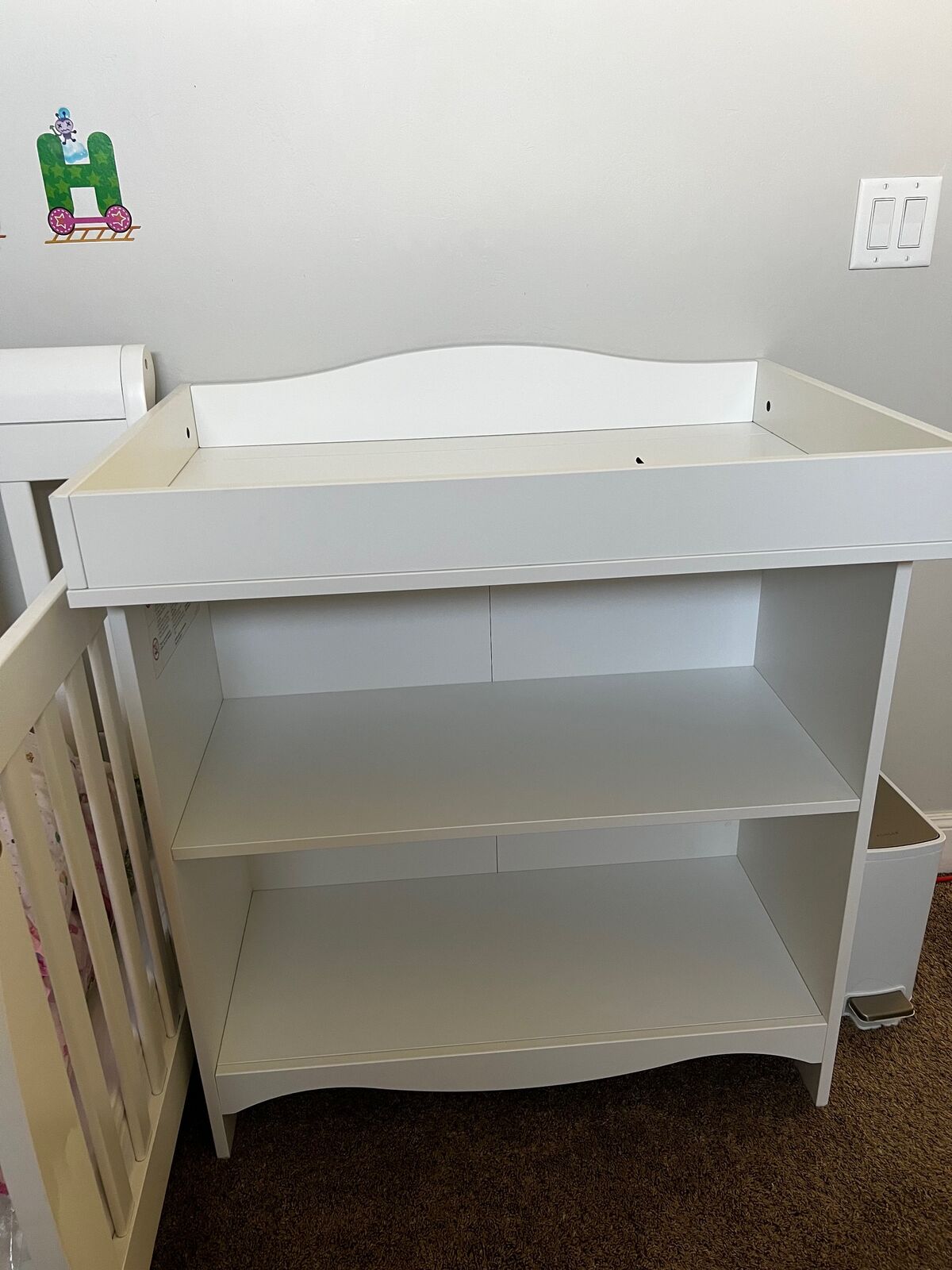 baby Changing table/bookshelf