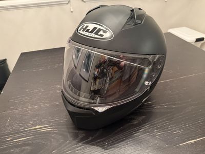 Medium HJC i10 Motorcycle Helmet