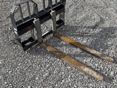 Bobcat 48" 4,000 Ibs heavy duty pallet forks