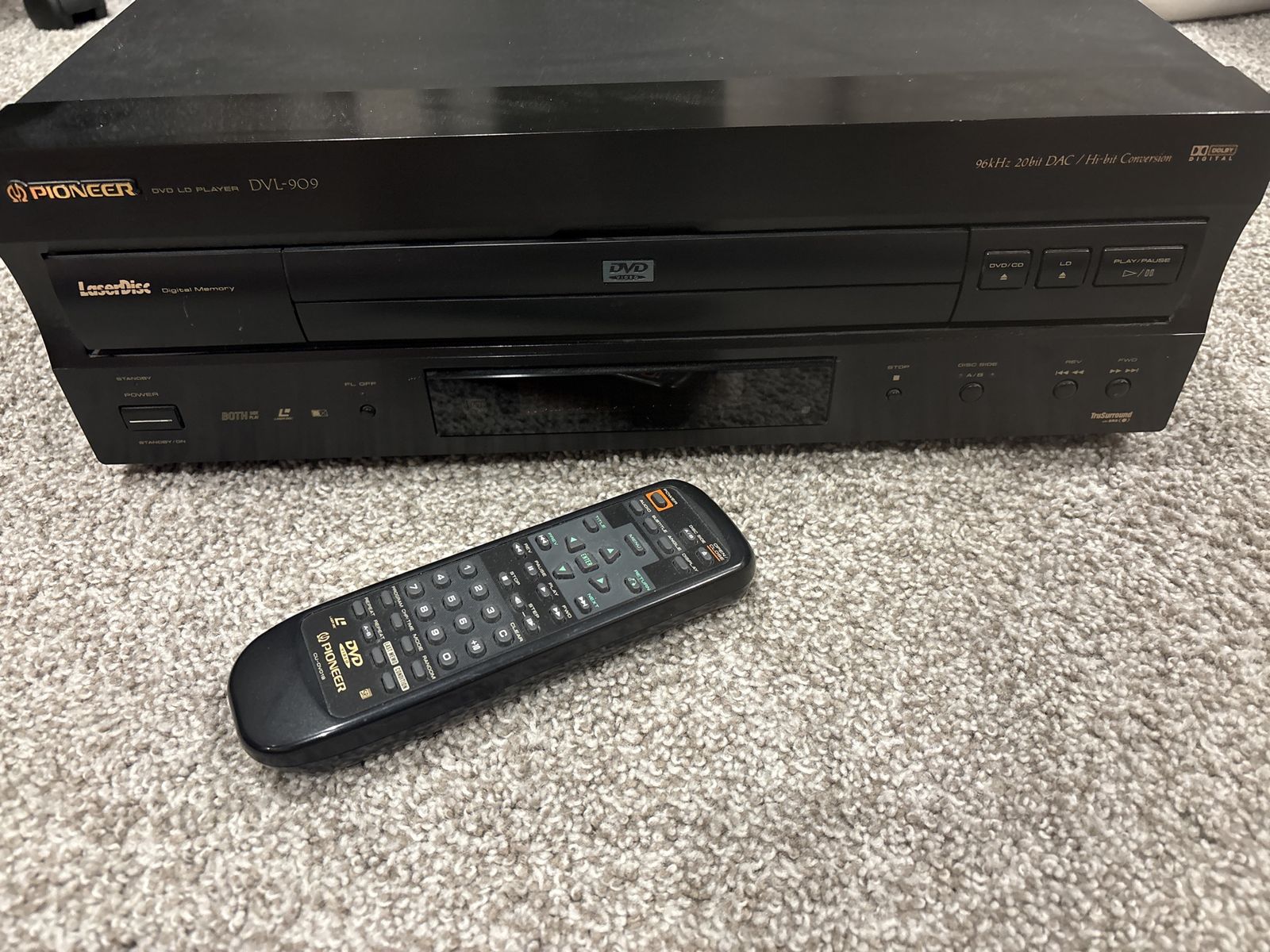 Pioneer DVL-909 DVD/LASERDISC/CD Player