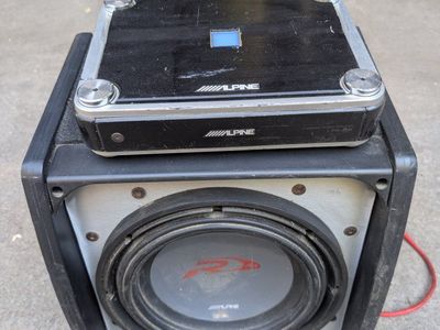 Alpine Type-R Subwoofer in Enclosure with Alpine PDX-4.100 Power Amplifier