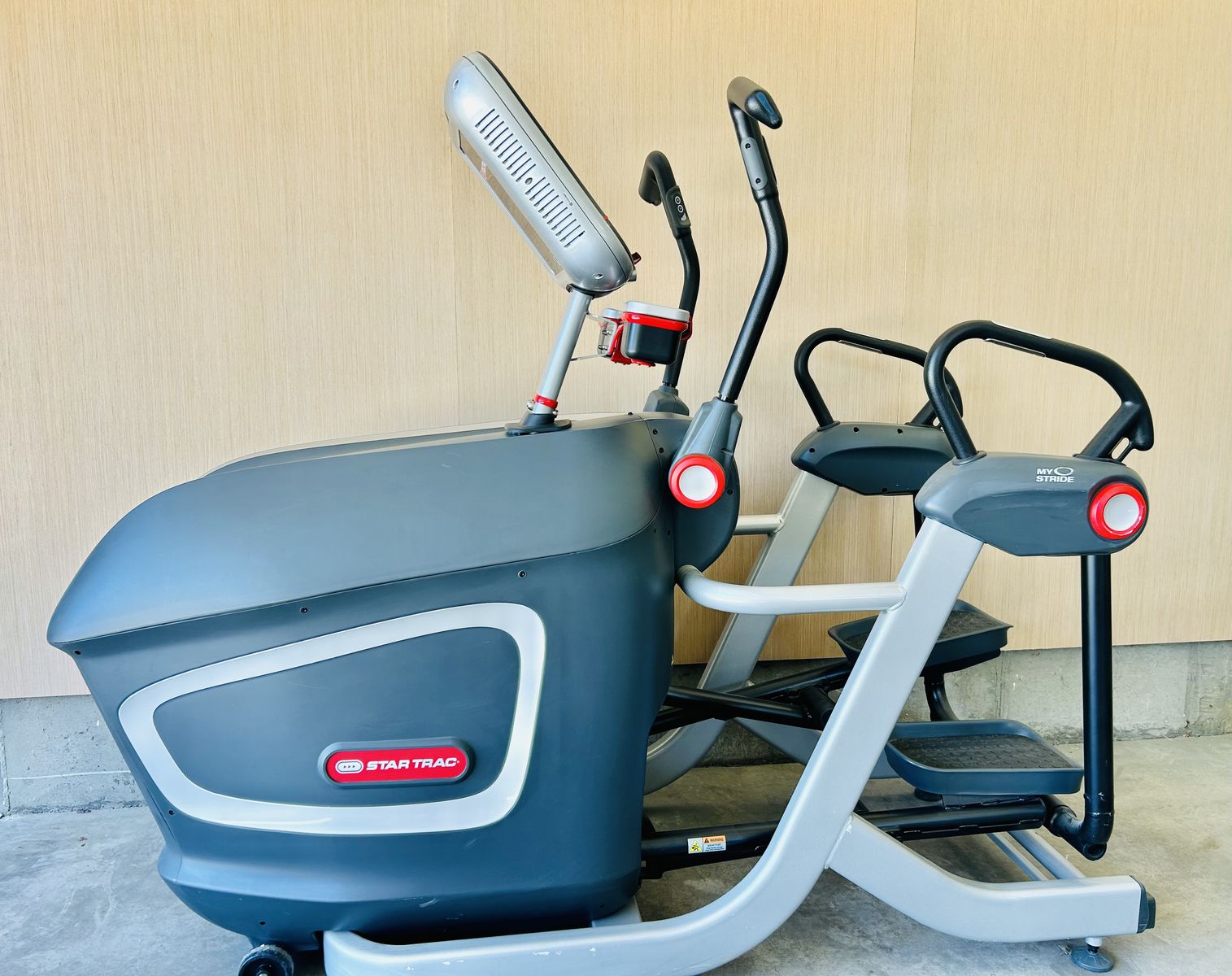 Star Trac Elliptical 8VS VersaStrider