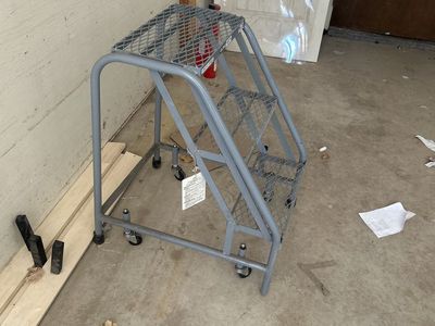 Uline rolling step stool